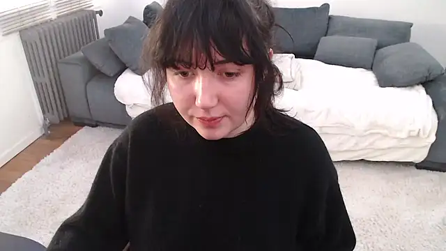 Snapshot of Lynylou chatting on February 2025 08:17:01 AM Lynylou online show from February 2025 08:17:01 AM