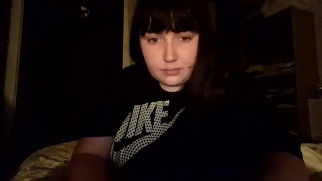 Snapshot of Lynylou chatting on September 2025 08:09:02 PM Lynylou online show from September 2025 08:09:02 PM