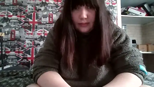 Snapshot of Lynylou chatting on September 2025 09:25:02 AM Lynylou online show from September 2025 09:25:02 AM