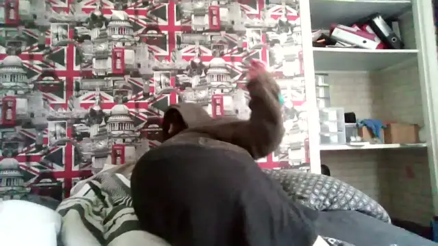 Snapshot of Lynylou chatting on September 2025 08:30:01 AM Lynylou online show from September 2025 08:30:01 AM