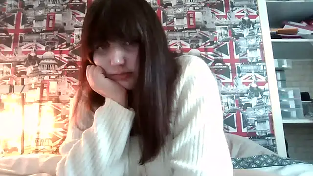 Snapshot of Lynylou chatting on October 2025 08:42:02 AM Lynylou online show from October 2025 08:42:02 AM