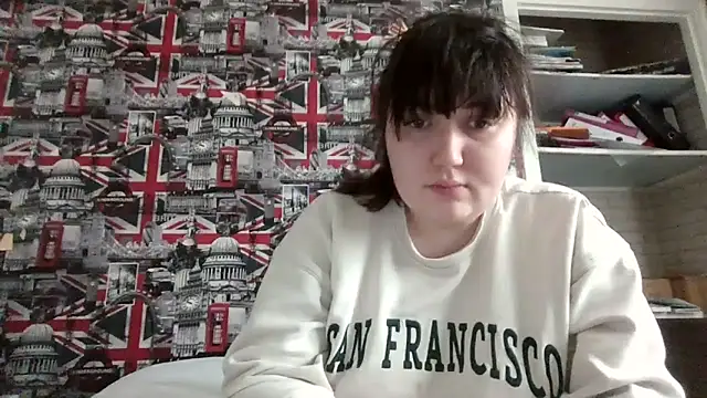 Snapshot of Lynylou chatting on October 2025 08:55:02 AM Lynylou online show from October 2025 08:55:02 AM