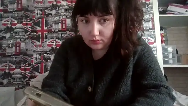 Snapshot of Lynylou chatting on November 2025 12:04:02 PM Lynylou online show from November 2025 12:04:02 PM