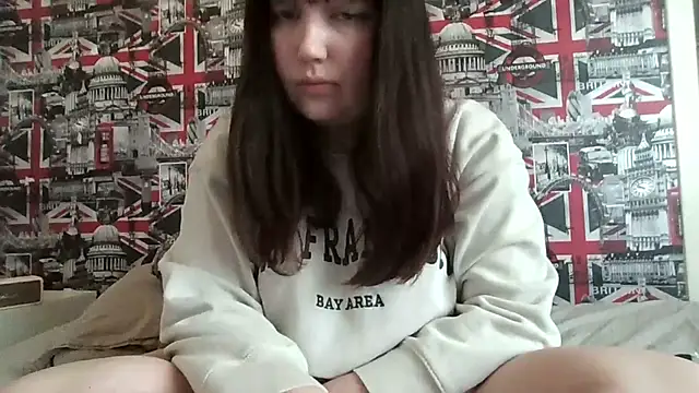 Snapshot of Lynylou chatting on November 2025 12:07:01 PM Lynylou online show from November 2025 12:07:01 PM