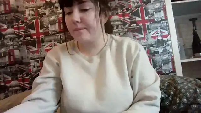 Snapshot of Lynylou chatting on November 2025 11:57:02 AM Lynylou online show from November 2025 11:57:02 AM