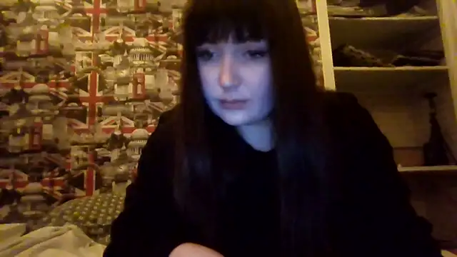 Snapshot of Lynylou chatting on November 2025 08:12:01 PM Lynylou online show from November 2025 08:12:01 PM