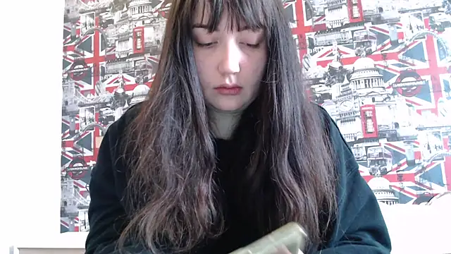 Lynylou online show from March 2026 02:28:02 PM