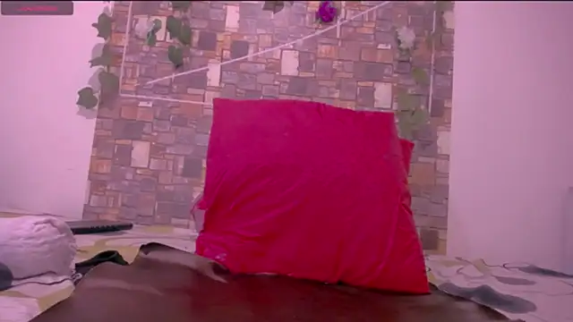 CrazyRousex online show from September 2025 04:00:01 PM