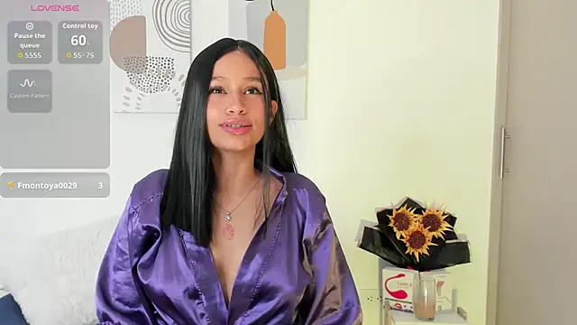 Snapshot of SeleneClark chatting on October 2025 08:28:01 PM SeleneClark online show from October 2025 08:28:01 PM