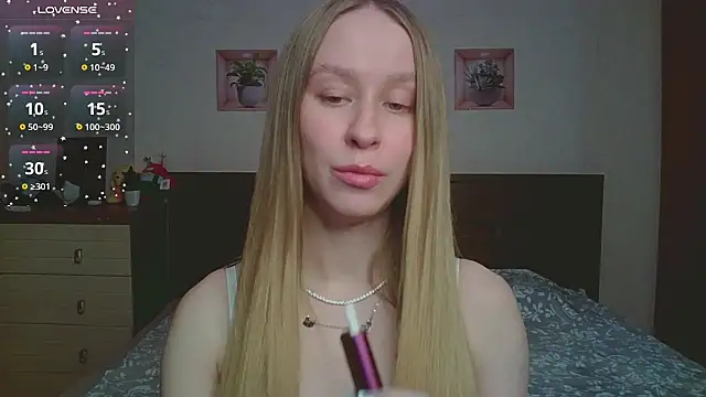 Snapshot of Lily__Devil chatting on January 2026 05:38:01 PM Lily Devil online show from January 2026 05:38:01 PM