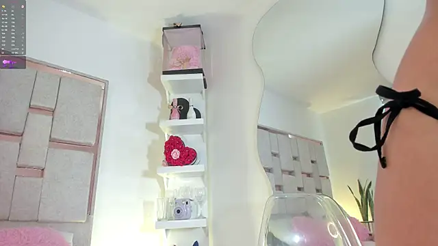 kristel s online show from October 2025 07:00:01 PM