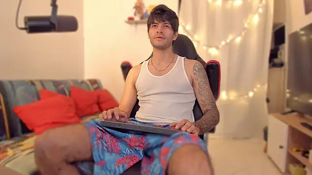 justin stark7 online show from December 2025 09:33:01 PM