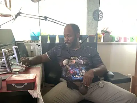 bigshh8 online show from April 2026 06:24:02 PM