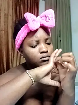 Snapshot of Ebony_butt chatting on November 2025 02:04:02 AM Ebony butt online show from November 2025 02:04:02 AM