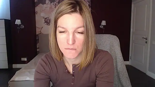 EmilyWalkeri online show from January 2025 07:45:01 AM