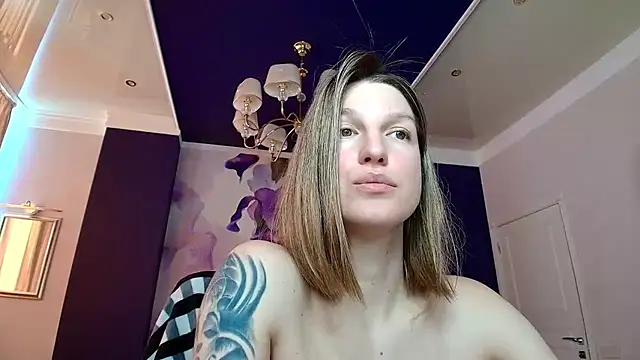 EmilyWalkeri online show from March 2025 08:15:01 AM