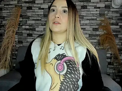 Snapshot of cindy_love2 chatting on October 2025 07:45:02 PM cindy love2 online show from October 2025 07:45:02 PM