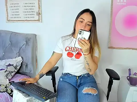 Snapshot of cindy_love2 chatting on November 2025 12:38:01 PM cindy love2 online show from November 2025 12:38:01 PM