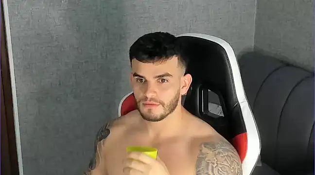 Ricardogo19 online show from March 2025 09:40:02 PM