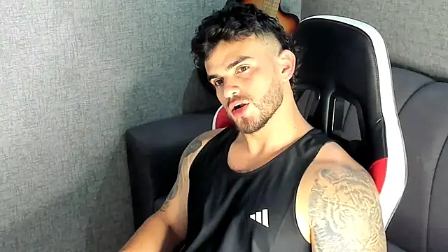 Ricardogo19 online show from October 2025 04:07:02 PM