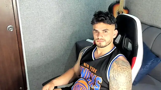 Ricardogo19 online show from October 2025 10:54:02 PM