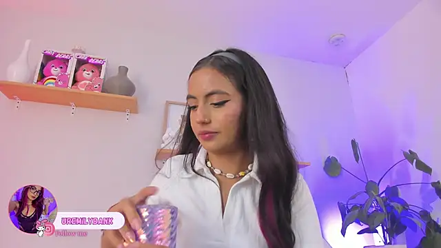 emily bank online show from September 2025 07:39:01 PM