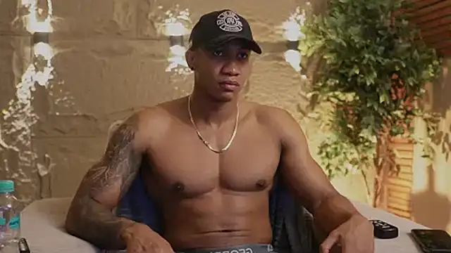 Logan Varela online show from November 2025 11:51:02 AM