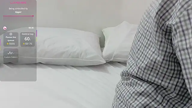 yourcuteneighbourr online show from December 2025 03:45:02 AM