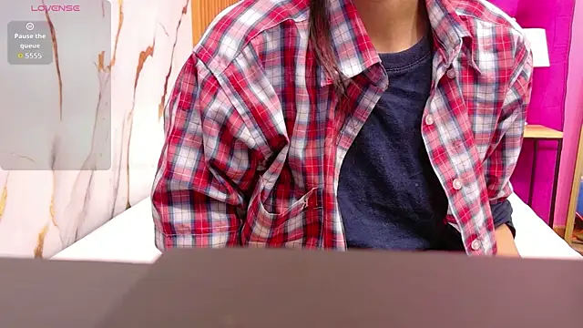 yourcuteneighbourr online show from June 2026 03:05:01 AM