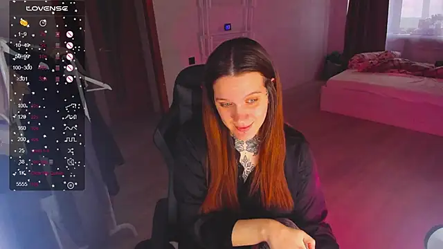 Snapshot of AizaRose chatting on February 2026 03:21:02 AM AizaRose online show from February 2026 03:21:02 AM