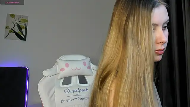 elliediaz online show from October 2025 07:01:02 PM