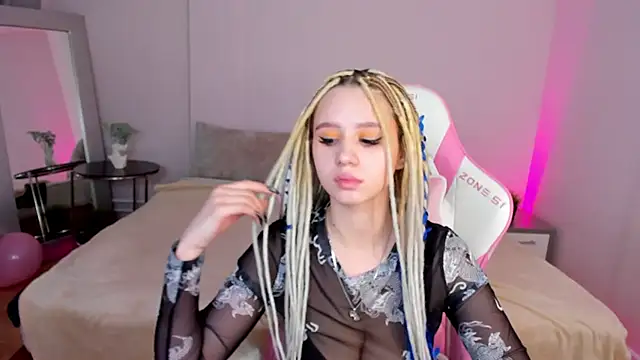 Valerie Woods online show from December 2024 10:32:02 AM