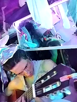 gurlnips online show from April 2026 11:04:01 AM