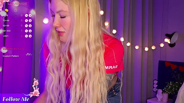 Liv Fay online show from February 2025 05:01:02 PM