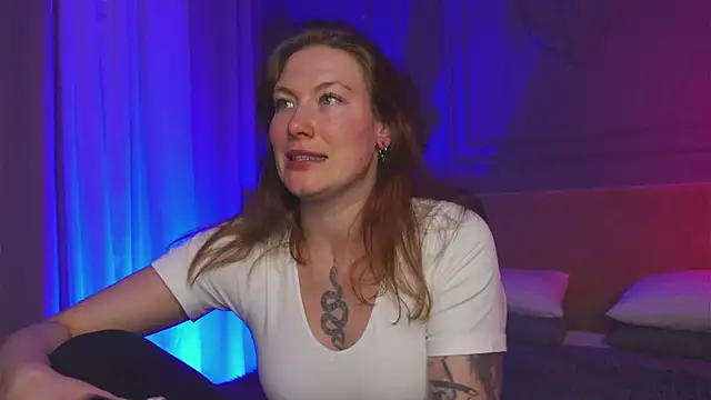 Liv Fay online show from October 2025 03:31:01 PM