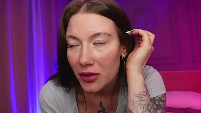 Snapshot of Liv_Fay chatting on November 2025 01:55:02 PM Liv Fay online show from November 2025 01:55:02 PM