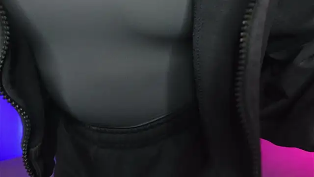 Snapshot of Liv_Fay chatting on December 2025 02:14:02 PM Liv Fay online show from December 2025 02:14:02 PM