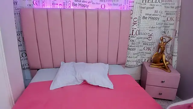 Karoly Ocampo online show from March 2025 11:01:02 PM