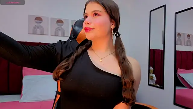 Karoly Ocampo online show from October 2025 04:16:01 AM