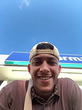 dominic smith  online show from February 2025 10:10:02 PM