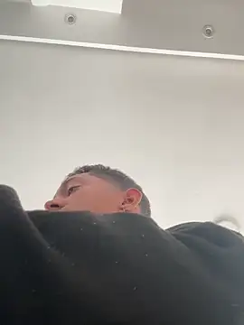 dominic smith  online show from February 2025 08:45:01 PM