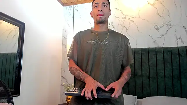 DrakeNeumann online show from January 2025 07:26:02 PM