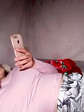 Snapshot of Hotpussy3ox chatting on December 2025 03:24:01 AM Hotpussy3ox online show from December 2025 03:24:01 AM