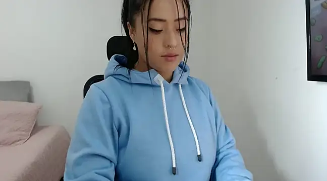 Snapshot of jjulietha95 chatting on December 2024 05:28:02 AM jjulietha95 online show from December 2024 05:28:02 AM