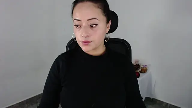 jjulietha95 online show from July 2026 12:13:01 AM