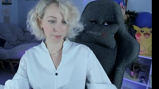 LylithSkye online show from February 2025 12:05:02 PM