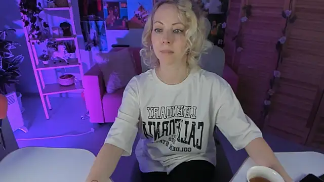 LylithSkye online show from February 2025 10:40:02 AM