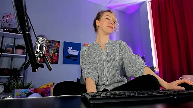 LylithSkye online show from February 2026 11:31:02 AM