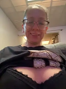 miss hanna07 online show from October 2025 09:06:01 PM