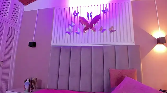 diosa cristal online show from February 2025 09:22:01 AM